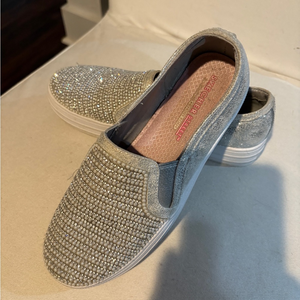Skechers kids Glittering Silver Slip-On Sneakers Memory foam